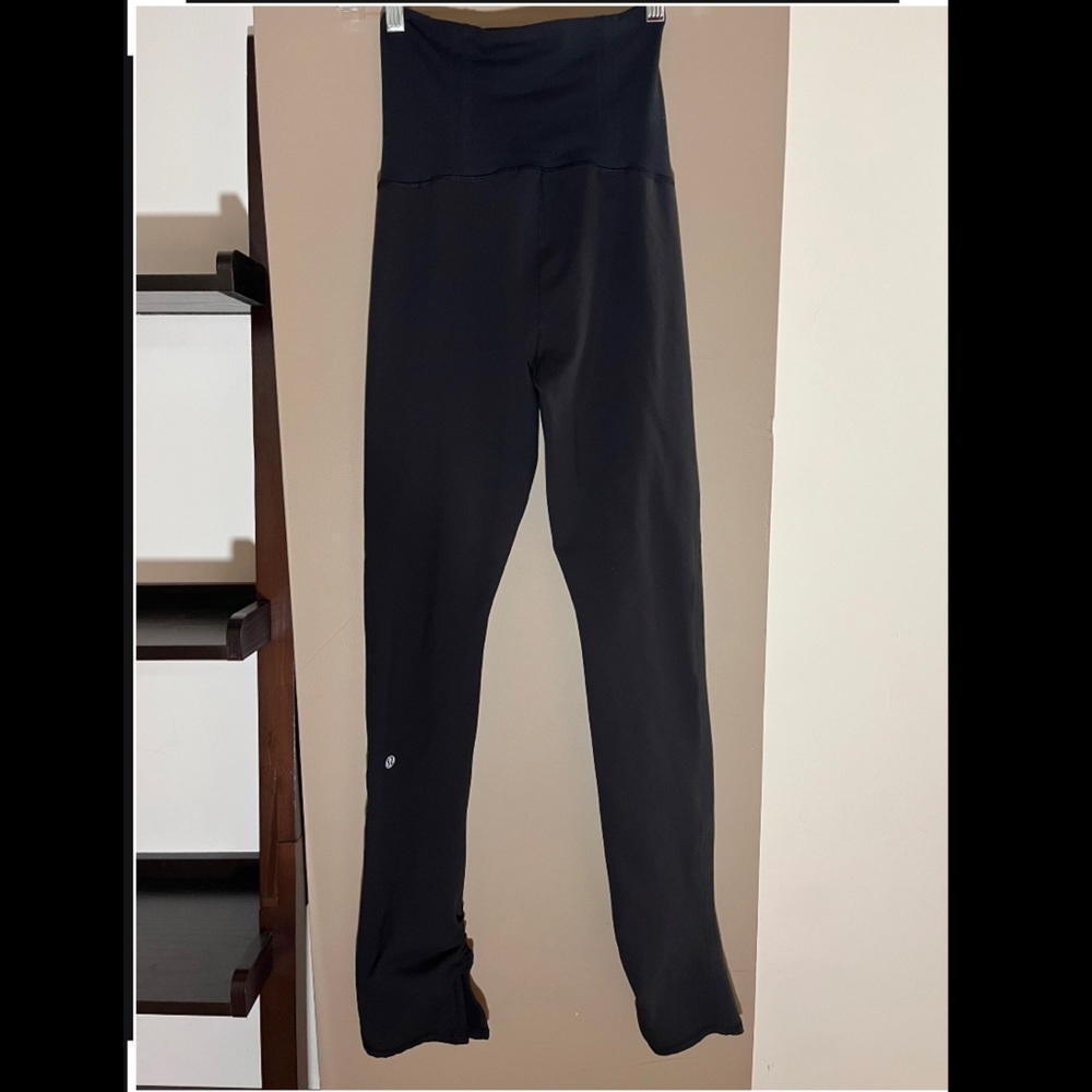 Lululemon ruched high waste leggings- never worn